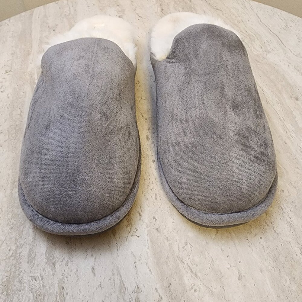 State of Day Women's Boxed Faux-Suede Slippers - B018.3